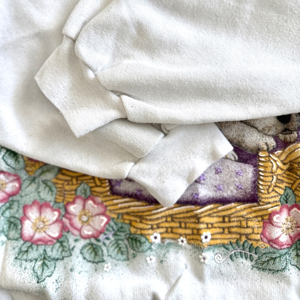 Vintage Essential Needs, Puppy Cottagecore Floral 90's Crewneck Sweatshirt - Picture 5 of 6